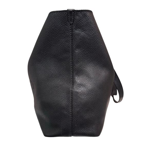 Auth. Burberry Remington Black Grainy Calfskin Leather Tote Bag Large - Picture 6 of 16